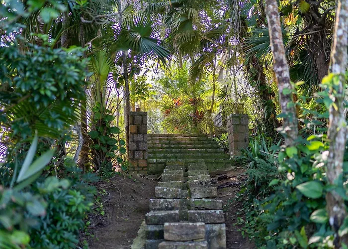 Hotel que aceita animais de estimação: Casa luxuosa com 9 quartos e vista pro mar em Ubatuba, até 25 pessoas